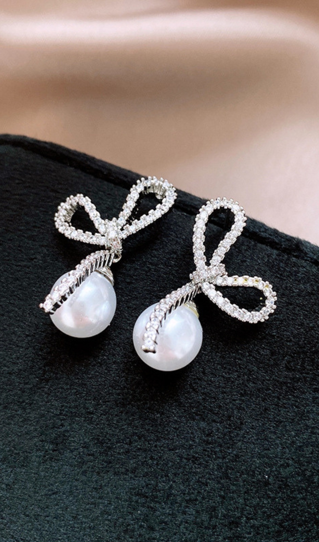 Dianne Pearl Earrings