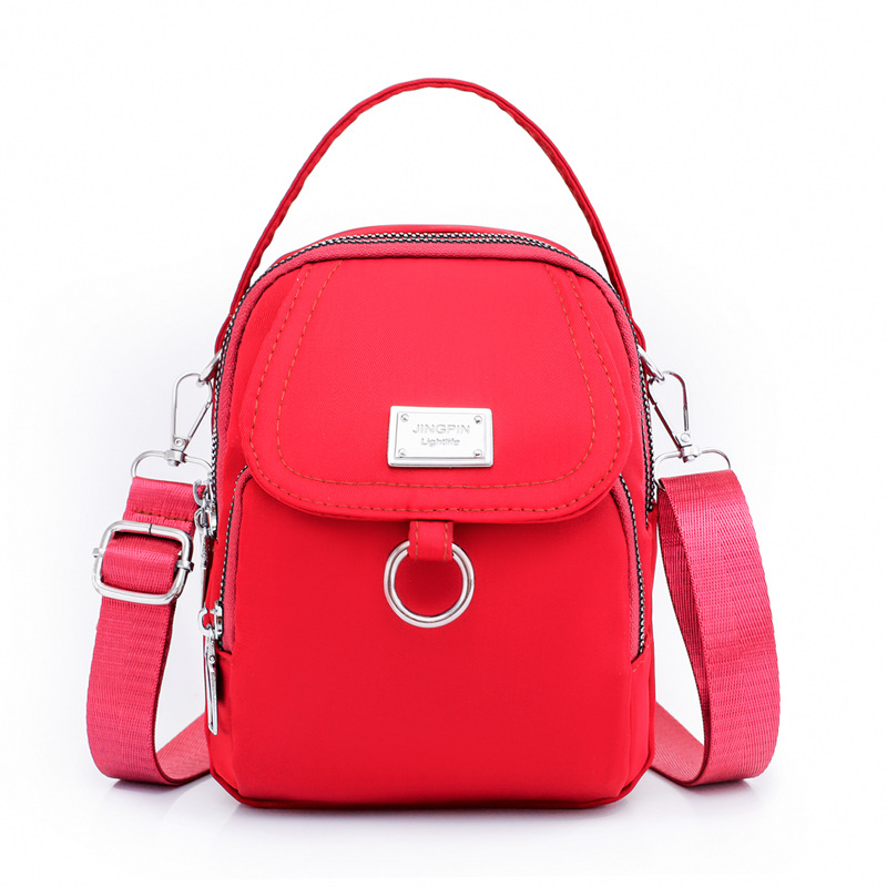 Fashionable shoulder bag red