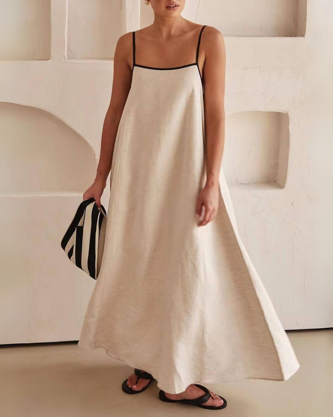 CLASSIC HOLIDAY STYLE DRESS