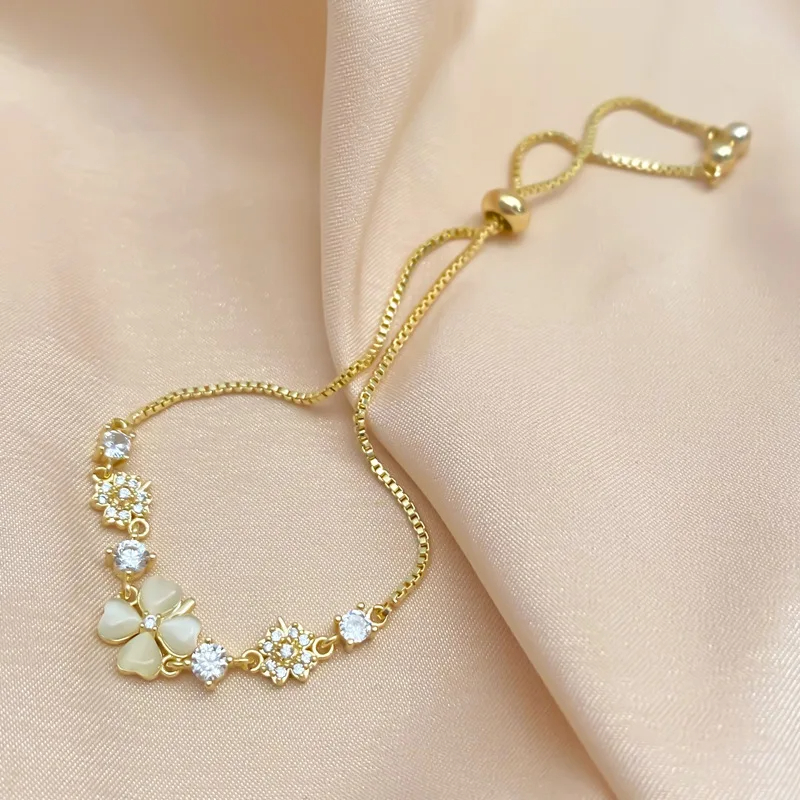 Fashion cat's eye petal bracelet for girls Fashion design micro-inlaid zircon for women